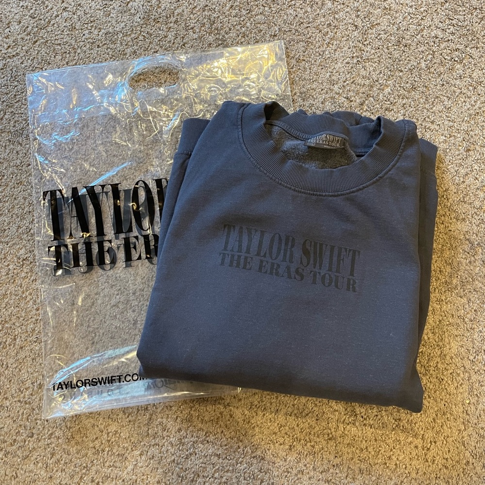 Taylor Swift Blue Crewneck size 3x